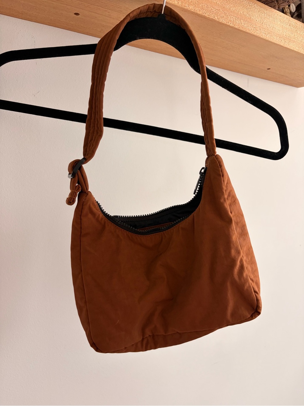 BAGGU Shoulder Bag in Rust Brown